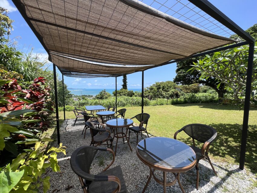 北中城村 ロケーションが抜群 欧風カレー喫茶フランクリン で絶景ランチ 子連れにもおすすめ ガチマイタンク
