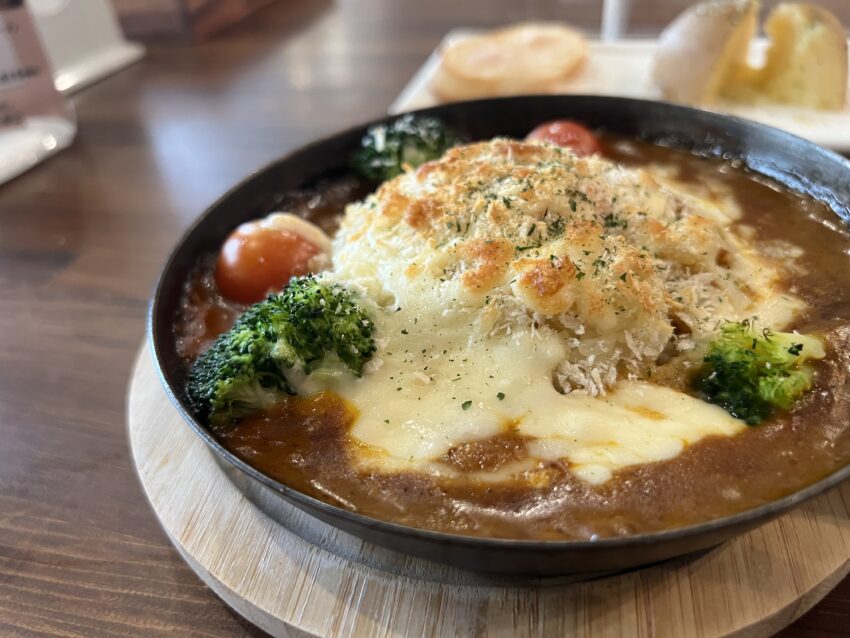 浦添市 沖縄で焼きカレーを食べるならここ 焼きカレー カレーライスのadannyで美味しいランチを ガチマイタンク